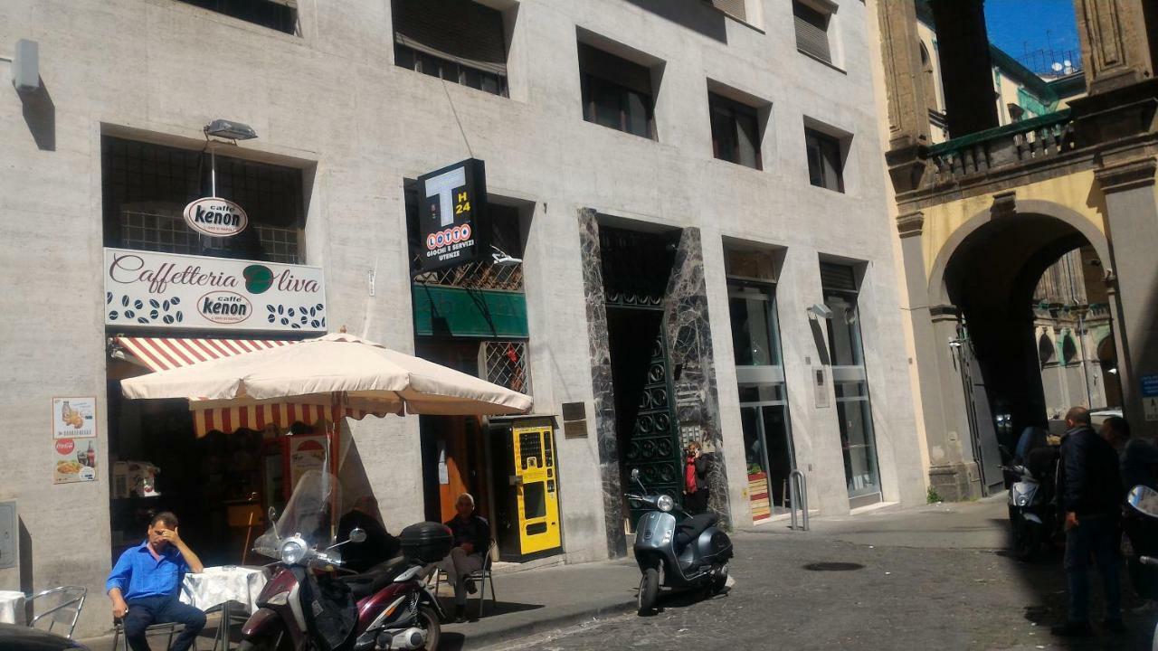 Mini Appartamento Al Chiostro Napoli Eksteriør bilde